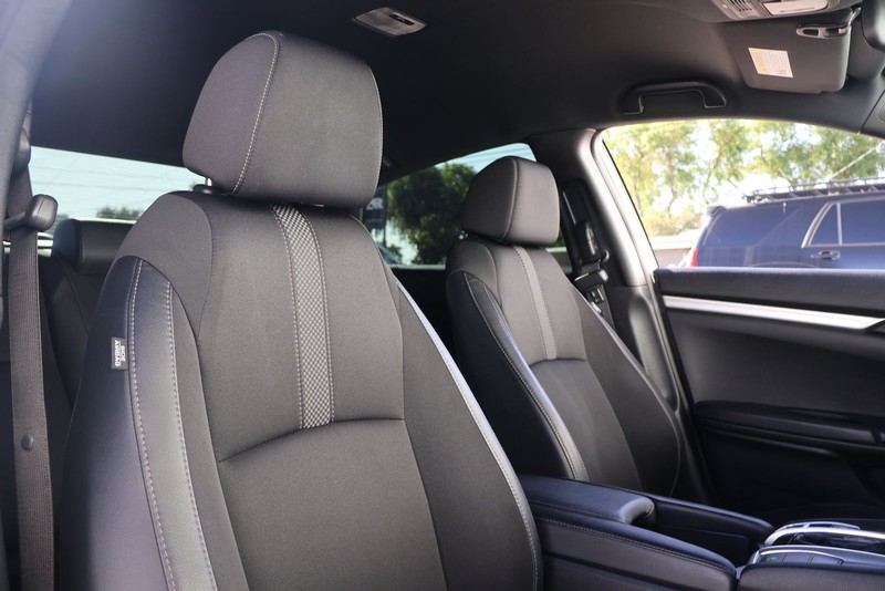 Honda Civic Sedan Vehicle Full-screen Gallery Image 19