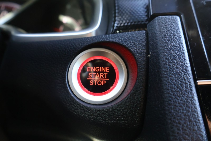 Honda Civic Sedan Vehicle Full-screen Gallery Image 26