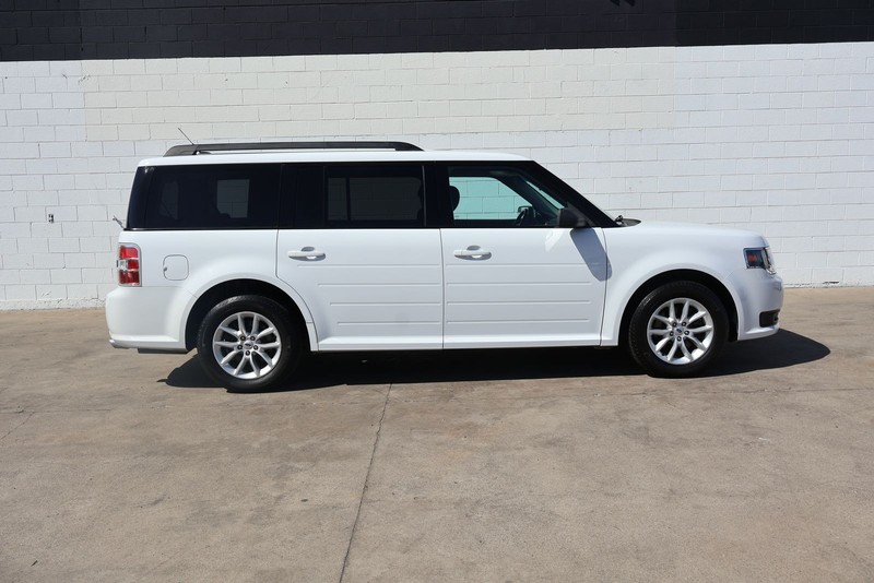 Ford Flex Vehicle Full-screen Gallery Image 04