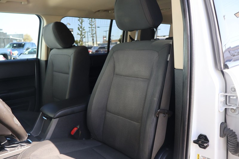 Ford Flex Vehicle Full-screen Gallery Image 17