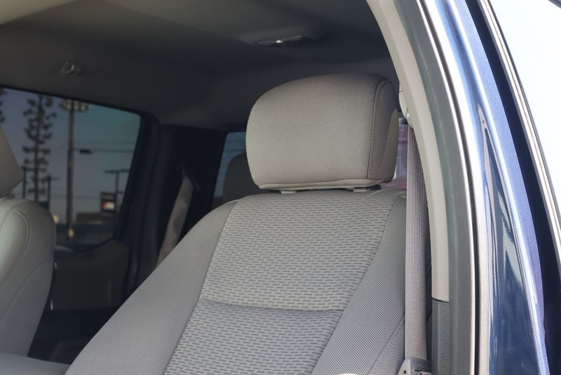 Ford F-150 Vehicle Full-screen Gallery Image 19