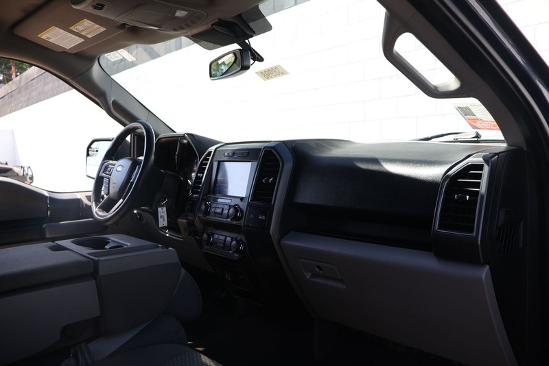 Ford F-150 Vehicle Full-screen Gallery Image 20