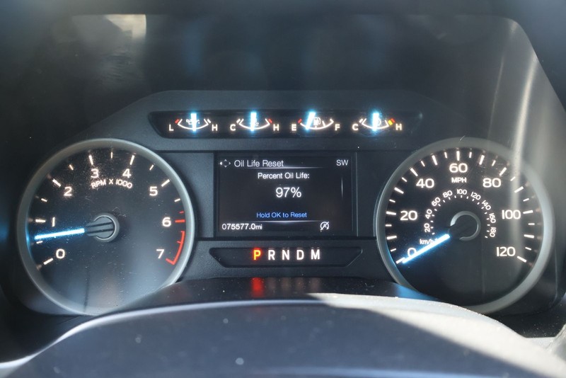 Ford F-150 Vehicle Full-screen Gallery Image 24