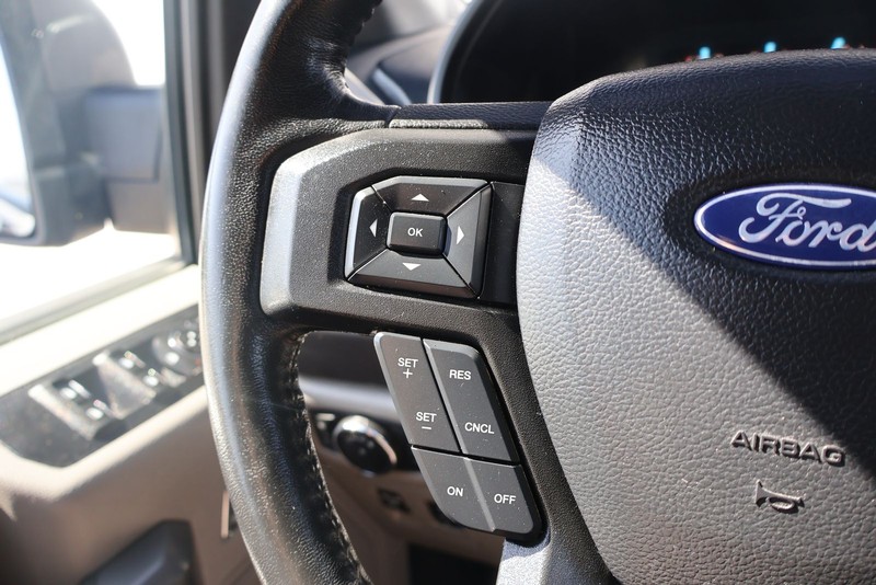 Ford F-150 Vehicle Full-screen Gallery Image 26