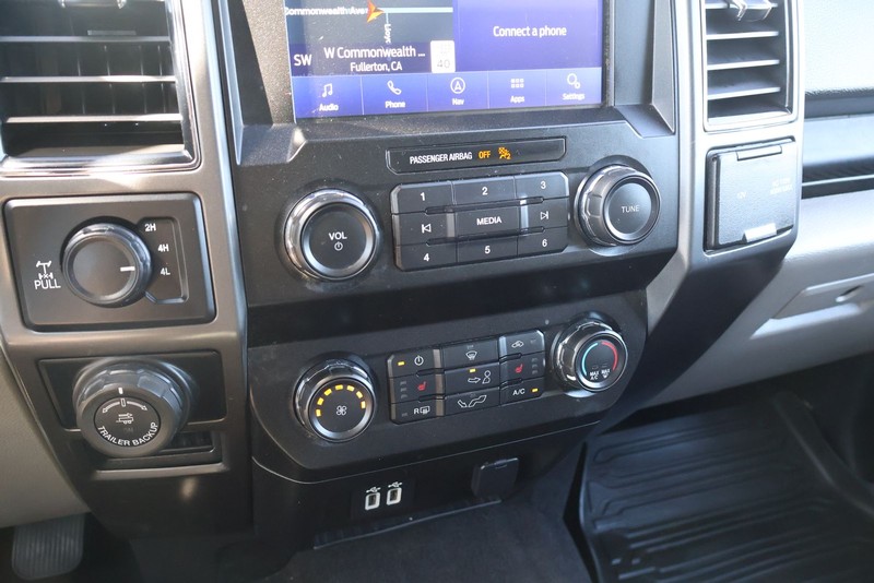 Ford F-150 Vehicle Full-screen Gallery Image 31