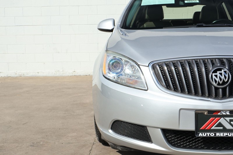 Buick Verano Vehicle Full-screen Gallery Image 03