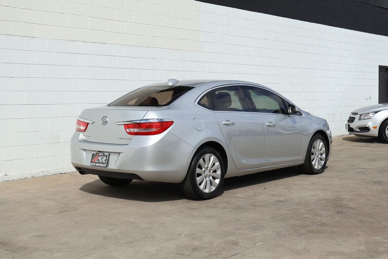 Buick Verano Vehicle Full-screen Gallery Image 05