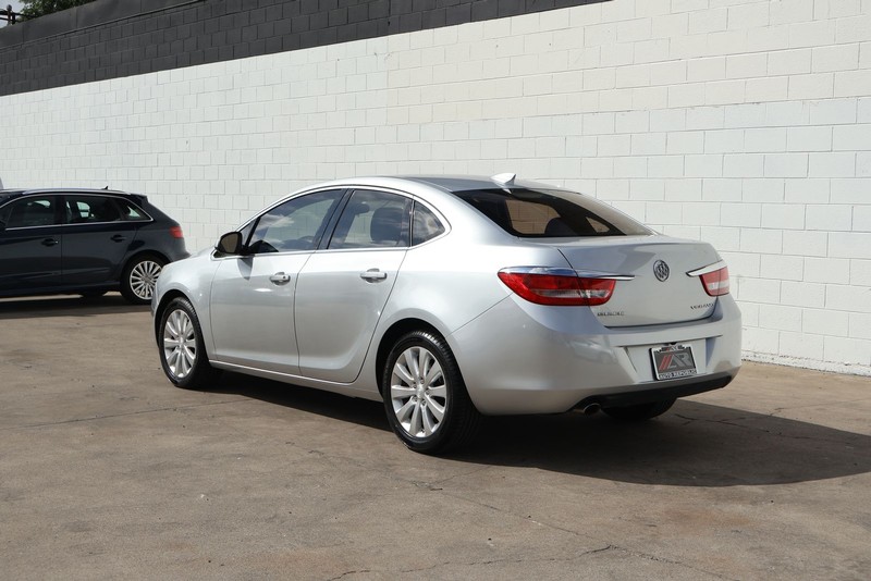 Buick Verano Vehicle Full-screen Gallery Image 09