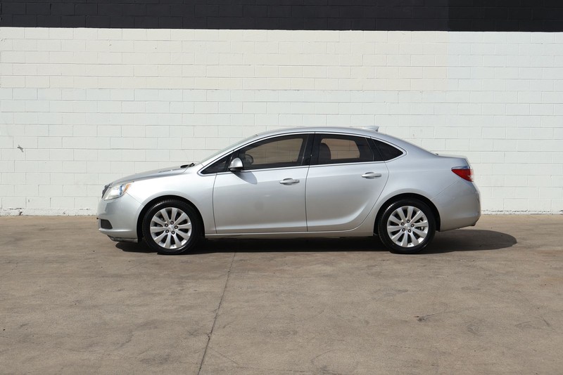 Buick Verano Vehicle Full-screen Gallery Image 10
