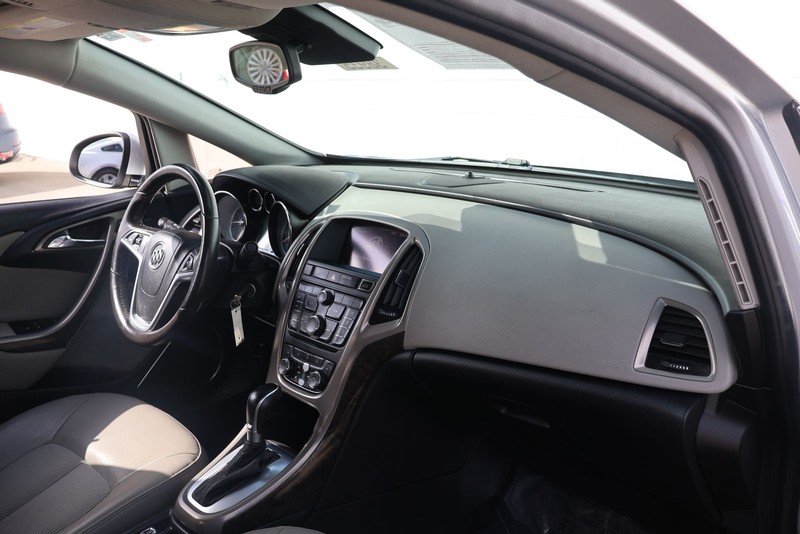 Buick Verano Vehicle Full-screen Gallery Image 19