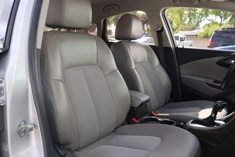 Buick Verano Vehicle Full-screen Gallery Image 20