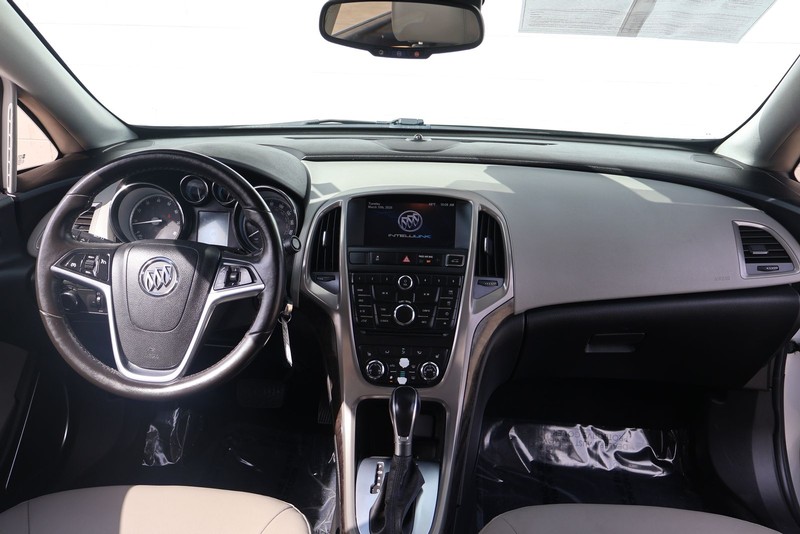 Buick Verano Vehicle Full-screen Gallery Image 22