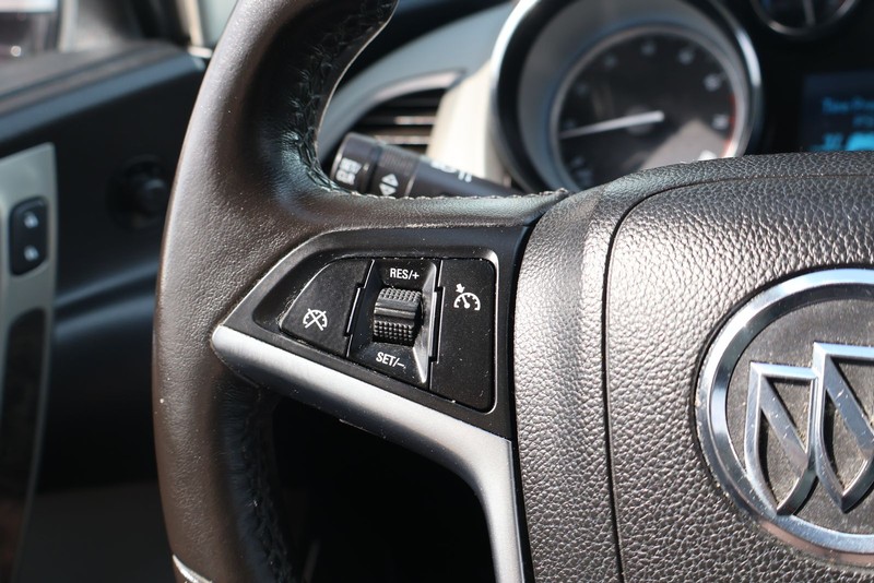 Buick Verano Vehicle Full-screen Gallery Image 25