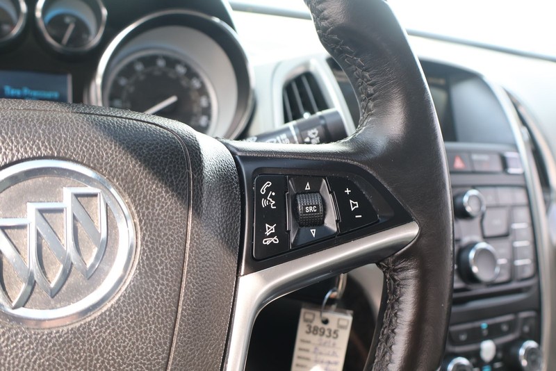 Buick Verano Vehicle Full-screen Gallery Image 26