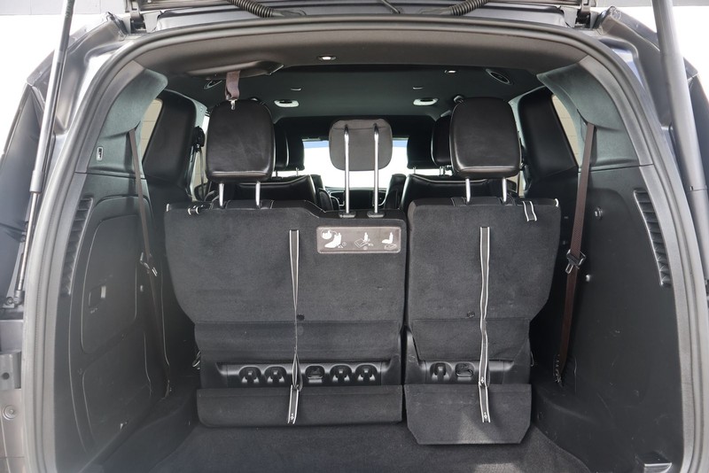 Chrysler Pacifica Vehicle Full-screen Gallery Image 08