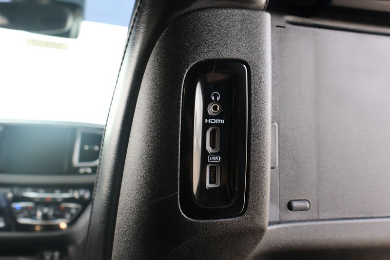 Chrysler Pacifica Vehicle Full-screen Gallery Image 25