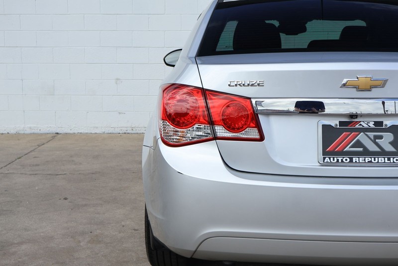 Chevrolet Cruze Vehicle Full-screen Gallery Image 07