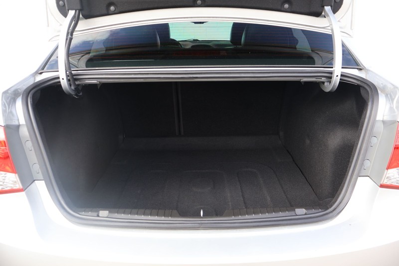 Chevrolet Cruze Vehicle Full-screen Gallery Image 08