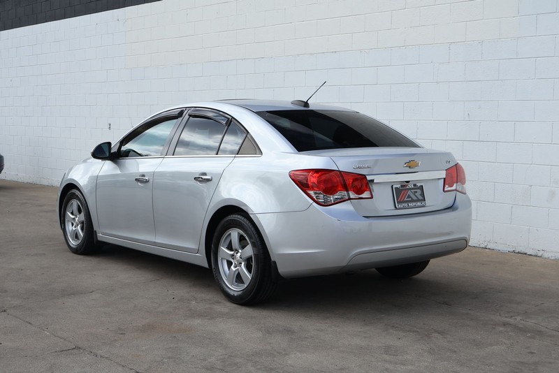 Chevrolet Cruze Vehicle Full-screen Gallery Image 09