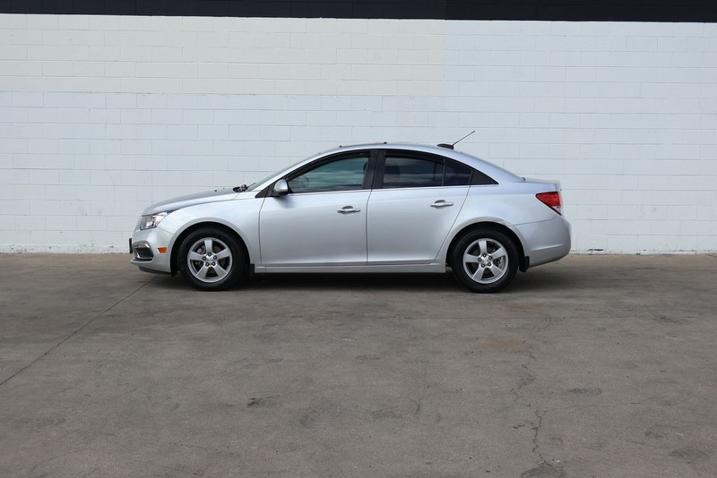 Chevrolet Cruze Vehicle Full-screen Gallery Image 10