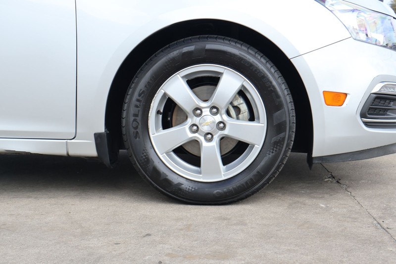 Chevrolet Cruze Vehicle Full-screen Gallery Image 13