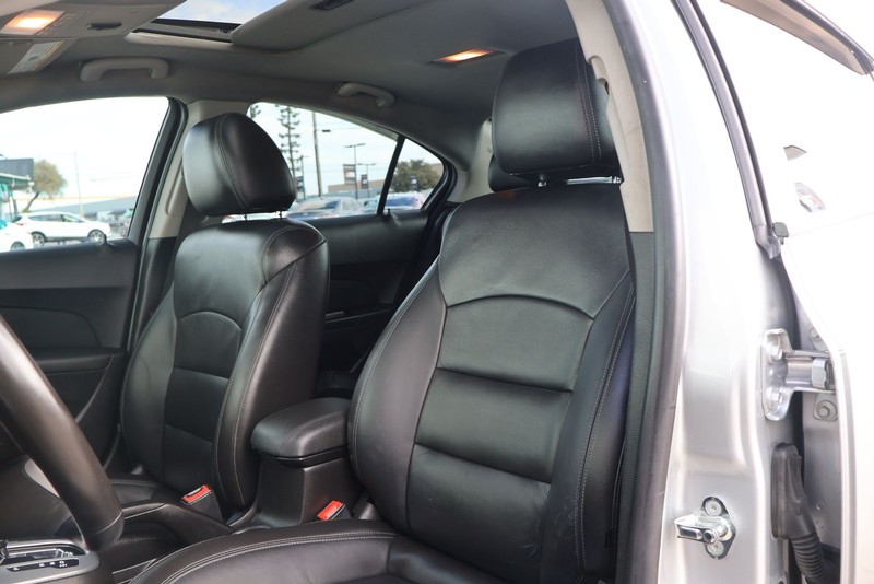 Chevrolet Cruze Vehicle Full-screen Gallery Image 17