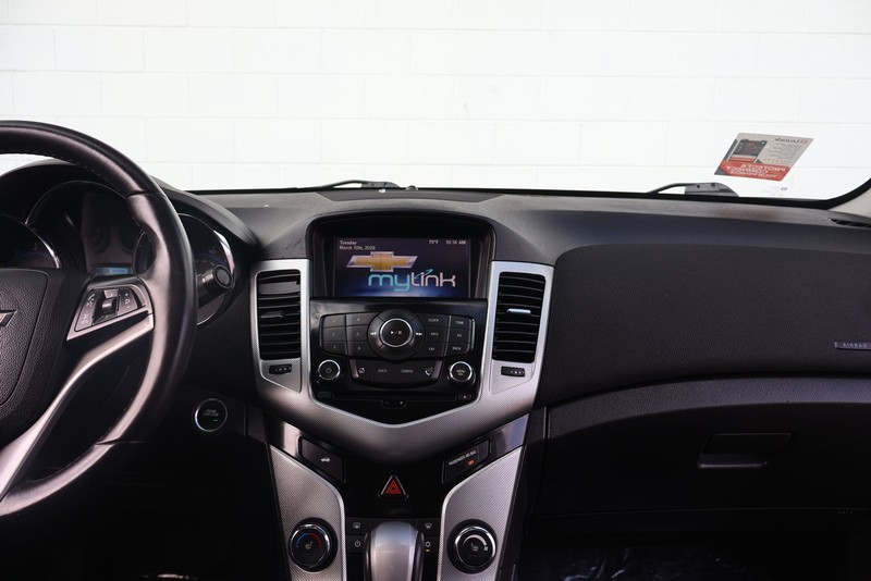 Chevrolet Cruze Vehicle Full-screen Gallery Image 23