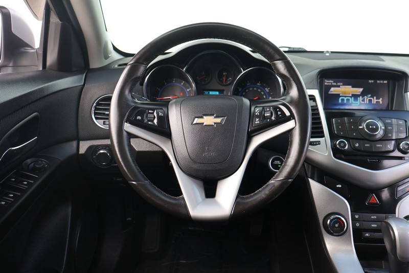 Chevrolet Cruze Vehicle Full-screen Gallery Image 24