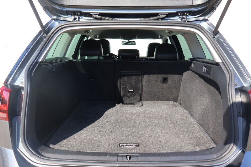 Volkswagen Golf Alltrack Vehicle Full-screen Gallery Image 08