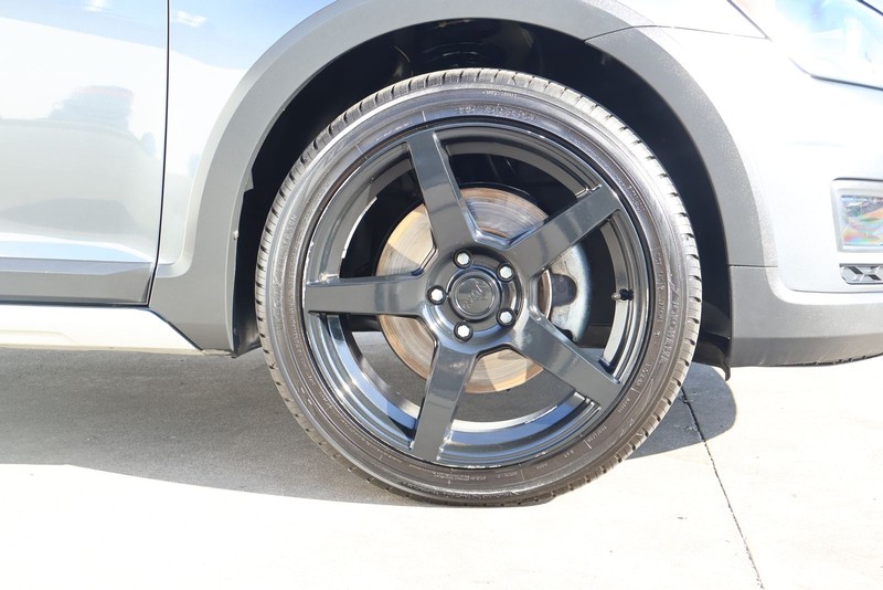 Volkswagen Golf Alltrack Vehicle Full-screen Gallery Image 13