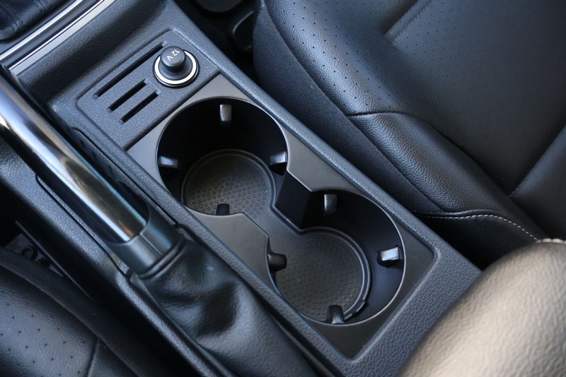 Volkswagen Golf Alltrack Vehicle Full-screen Gallery Image 32