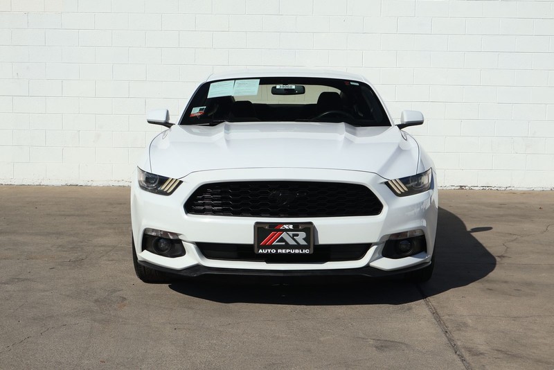 Ford Mustang Vehicle Full-screen Gallery Image 02