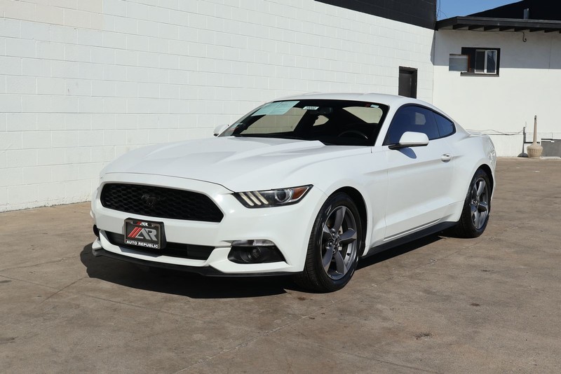 Ford Mustang Vehicle Full-screen Gallery Image 11