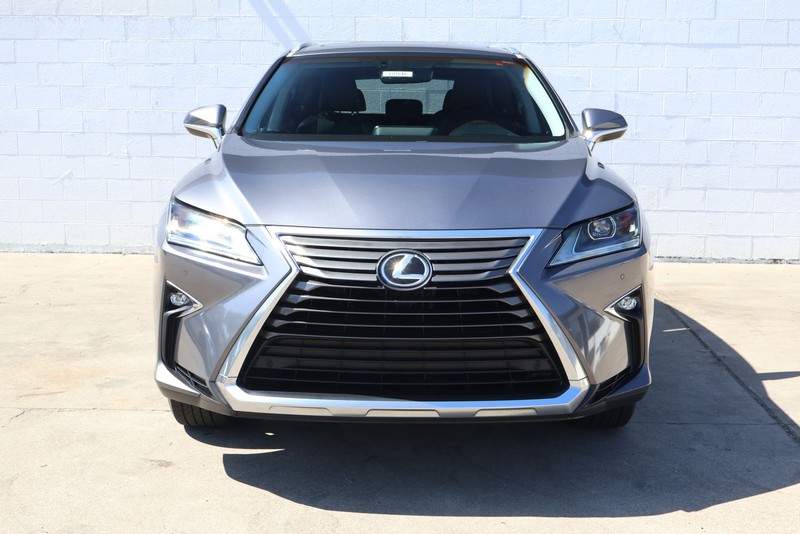 Lexus RX 350 Vehicle Full-screen Gallery Image 02