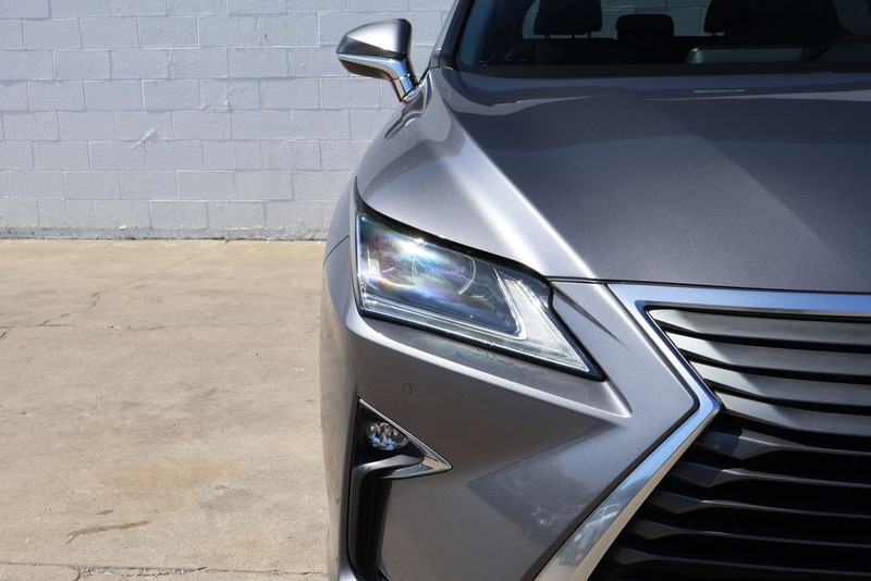 Lexus RX 350 Vehicle Full-screen Gallery Image 03