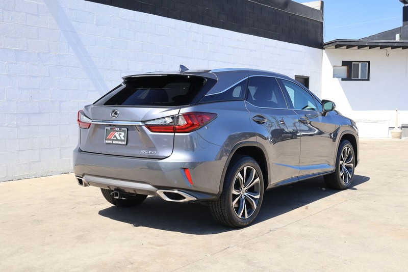 Lexus RX 350 Vehicle Full-screen Gallery Image 05