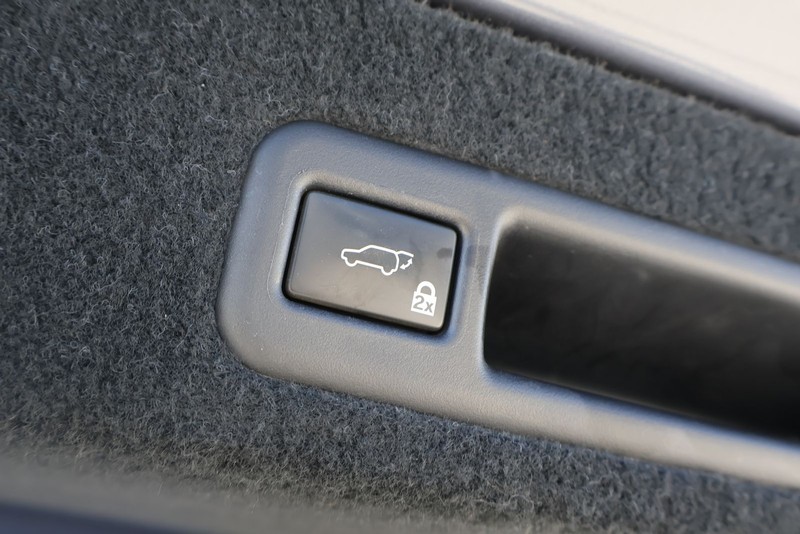 Lexus RX 350 Vehicle Full-screen Gallery Image 09