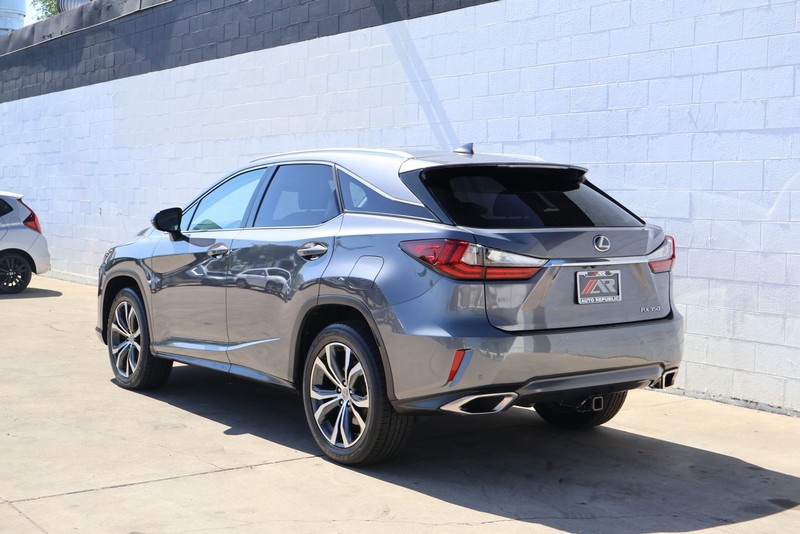 Lexus RX 350 Vehicle Full-screen Gallery Image 10