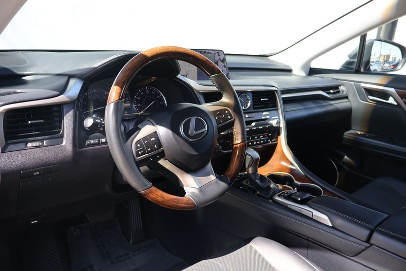 Lexus RX 350 Vehicle Full-screen Gallery Image 17