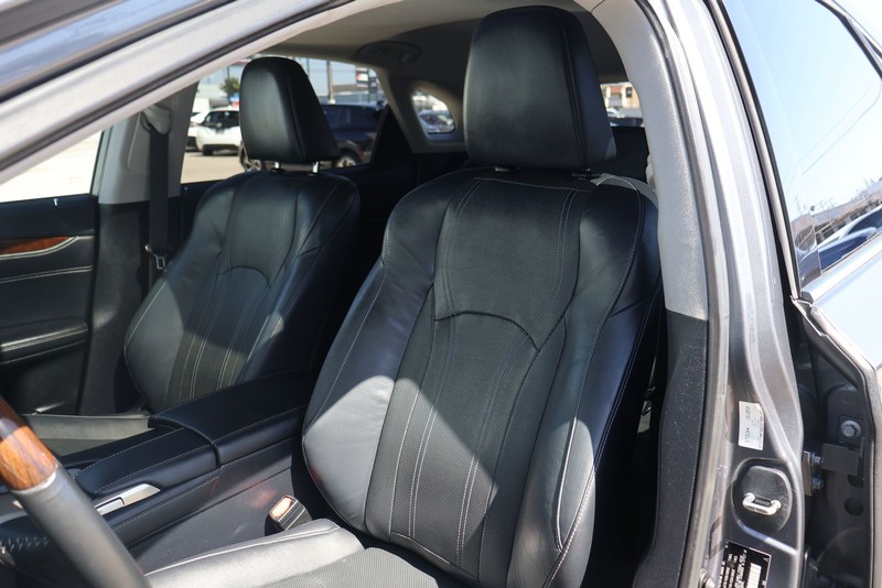 Lexus RX 350 Vehicle Full-screen Gallery Image 18