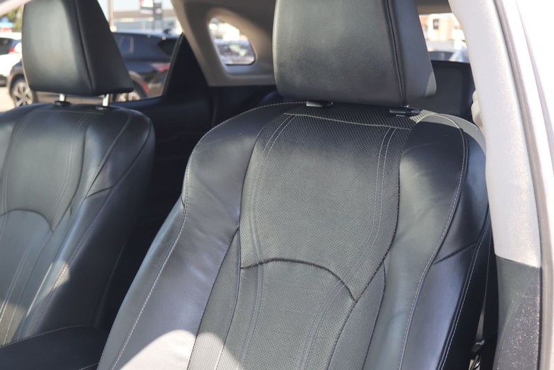 Lexus RX 350 Vehicle Full-screen Gallery Image 19