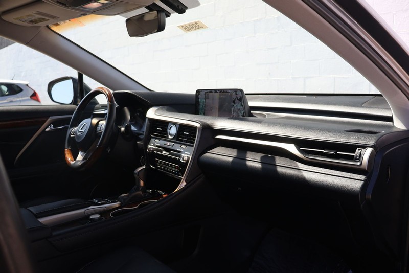 Lexus RX 350 Vehicle Full-screen Gallery Image 20