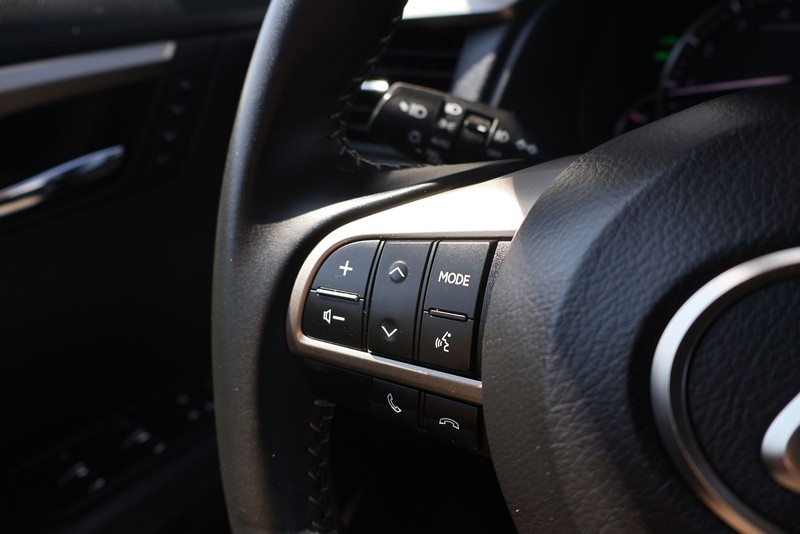 Lexus RX 350 Vehicle Full-screen Gallery Image 27