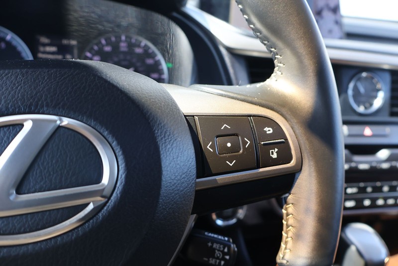 Lexus RX 350 Vehicle Full-screen Gallery Image 28