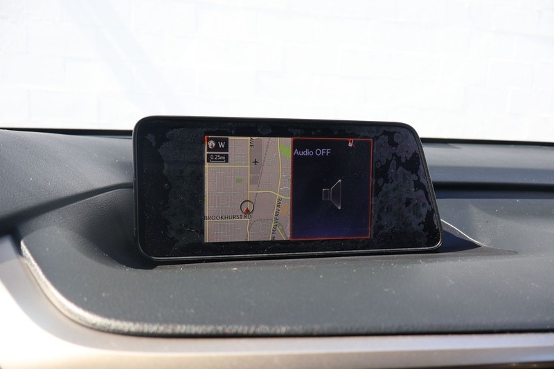 Lexus RX 350 Vehicle Full-screen Gallery Image 31