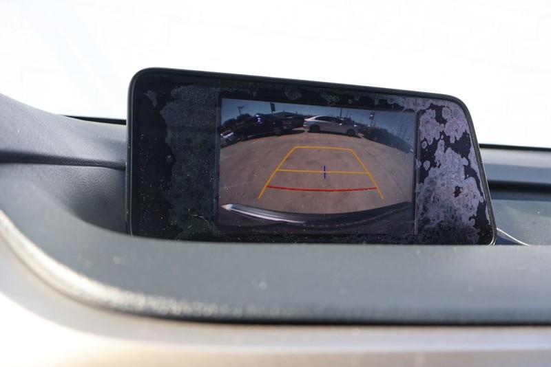 Lexus RX 350 Vehicle Full-screen Gallery Image 32