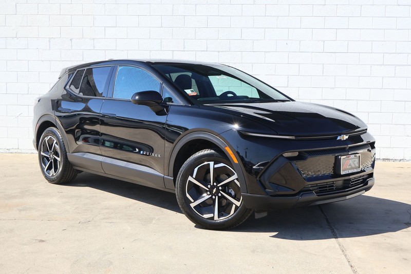 Chevrolet Equinox EV Vehicle Full-screen Gallery Image 01