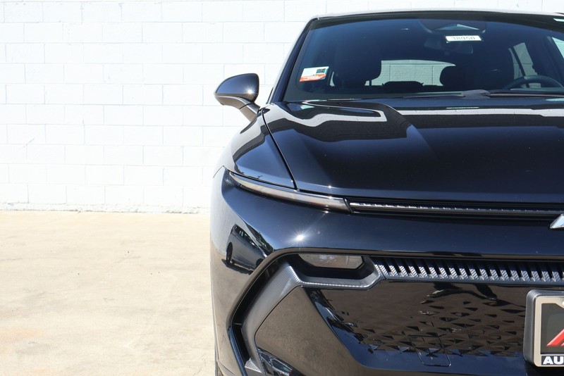 Chevrolet Equinox EV Vehicle Full-screen Gallery Image 03