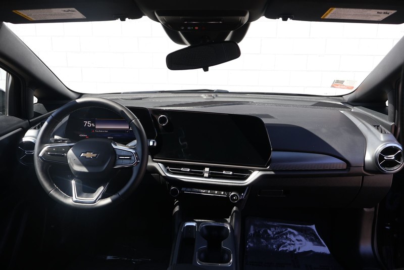 Chevrolet Equinox EV Vehicle Full-screen Gallery Image 22