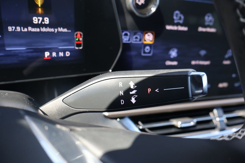 Chevrolet Equinox EV Vehicle Full-screen Gallery Image 27